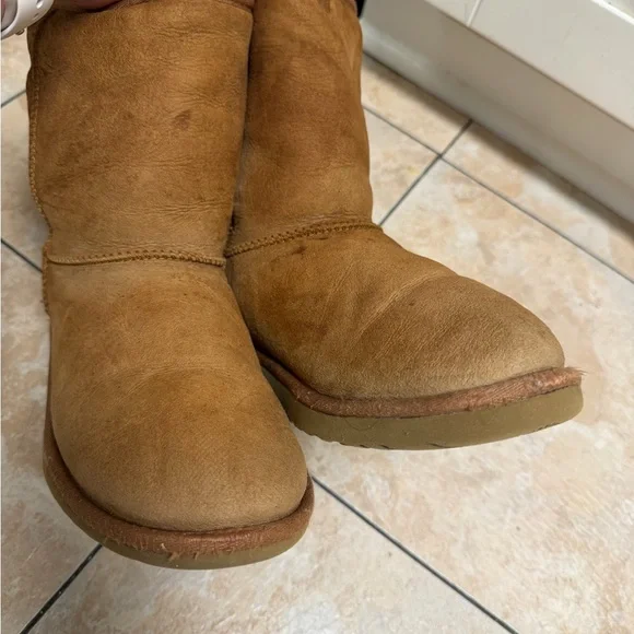 UGG Classic Brown Sheepskin Boots - Picture 9 of 14